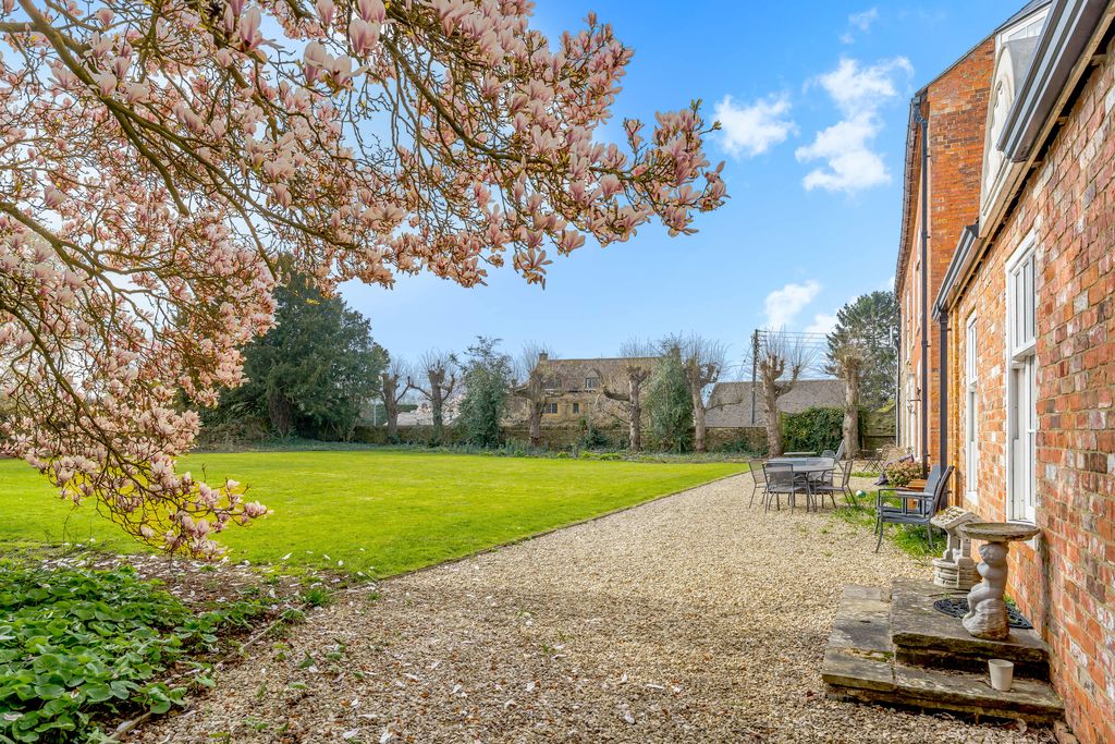 Meadow Drive Middleton Cheney